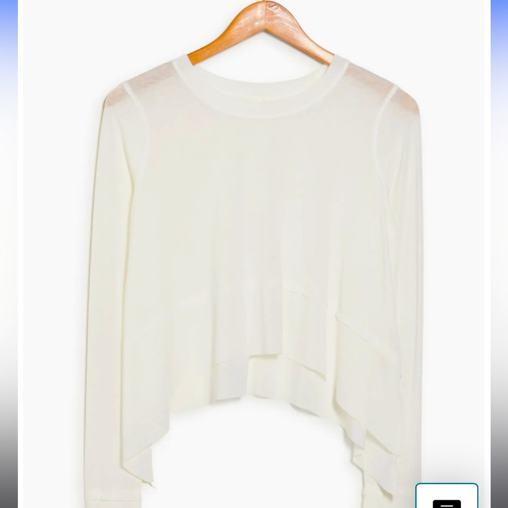FP Movement by Free People Tempo Crop T-shirt size Small White. Long sleeve